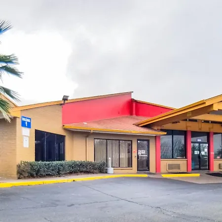 Travelodge By Wyndham Houston Hobby Airport-3