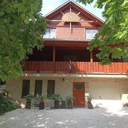 Dobogoko Vendeghaz-3