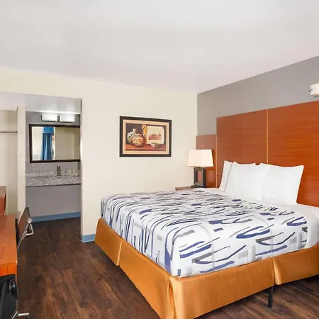 Travelodge By Wyndham Albuquerque West-3