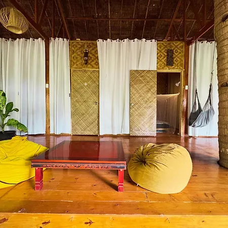 Nautilus Resort Hostel & Hammocks-2