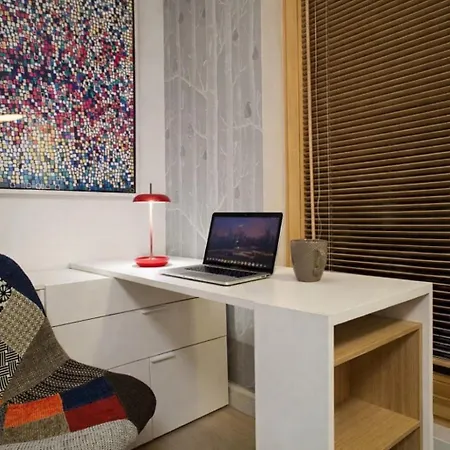 Inpoint Krakow Suites - Steps From Main Station&Old Town Self Check-In-3
