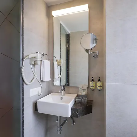 Lemon Tree Hotel, Kalina Bkc, Mumbai-2