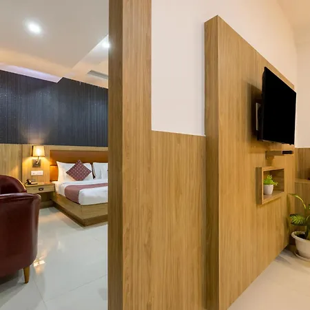 The Elevate Hotel Near Terminal 3 Delhi Airport With- Free Airport Pickup-2