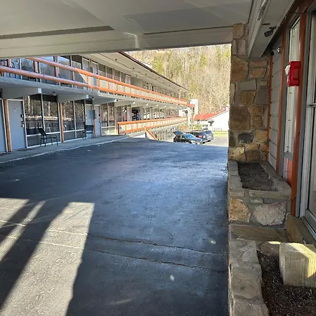 Timber Ridge Lodge Gatlinburg-3