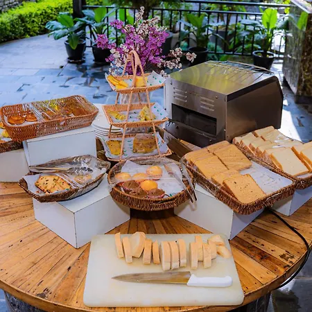 Majestic Lake Front Hotel & Suites-2