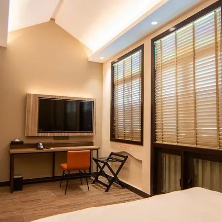 Aqueen Prestige Hotel Lavender-3