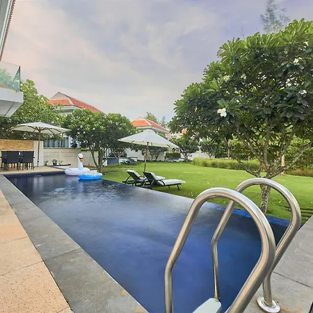 Diamond Beach Villa Da Nang-3