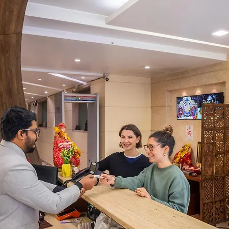 Hotel Neu Villa, City Centre - Near Connaught Place & Ndls Station-3