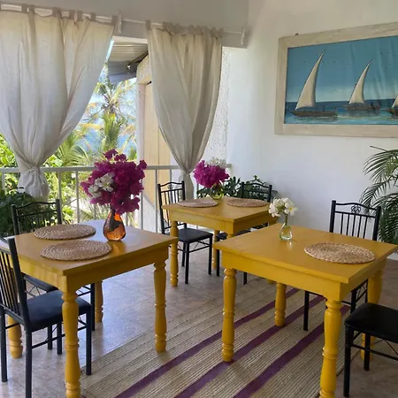 Dada Luxury Suites Beachfront Tropical Paradise-3