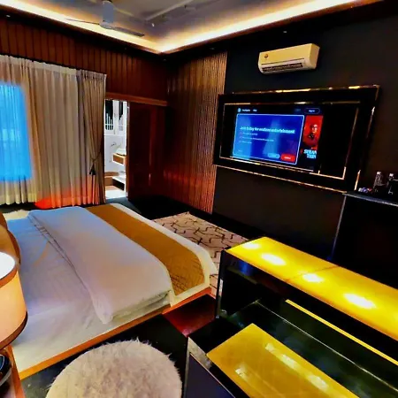 Victorian Elegance Luxury Stays-2