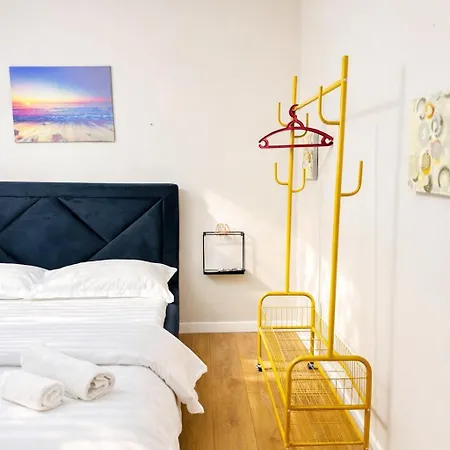 Bllok: Central Cozy Stay, 24/7 Self Check-In-2
