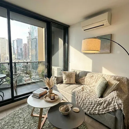 Cosy Corner 2Br With City Views-2