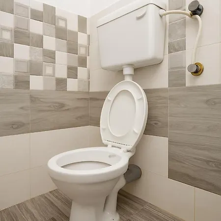 Suprabhatam Homestay - New Luxurious 2Bhk Ac Apartment With Kitchen And Car Parking In Tirupati Near Railway Station And Bus Stand-2