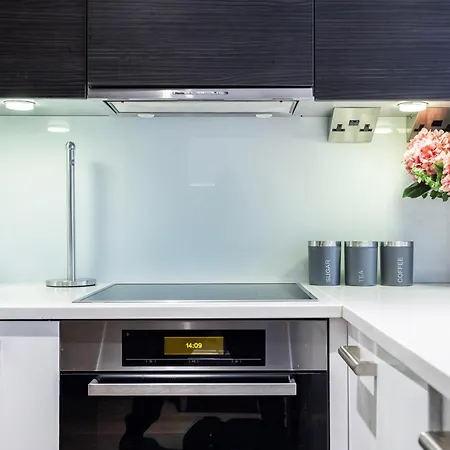 Chelsea Harbour Living-3