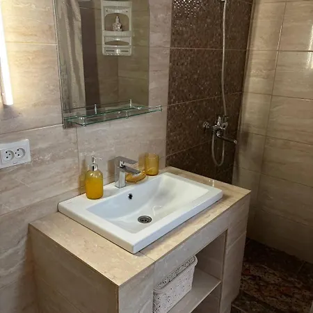 Три Горішки-2