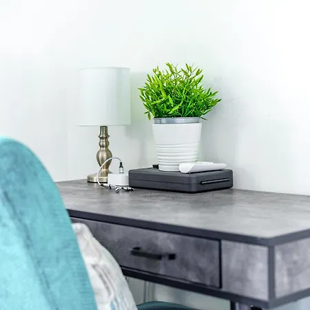 Jungle House Luxury Homes - Columbus Downtown Short North - Steps To Convention Center & Nationwide Arena - Sleeps Up To 6 - Free Parking - Over 5,800 Five Stars-3