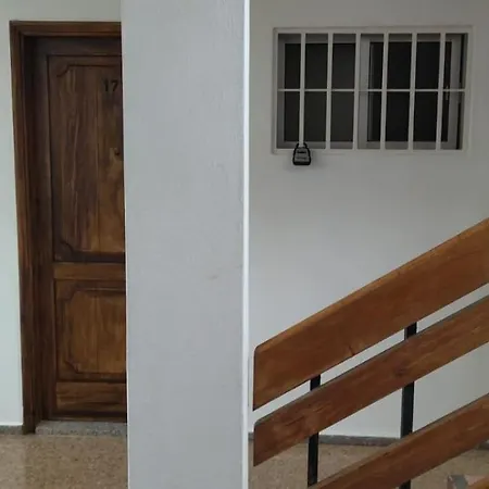 Tranquilo Apartamento En San Agustin 1 Dormitorio Cama Doble Y Salon Con Sofas Camas-2