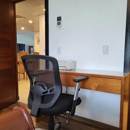 Fabulous Ocean View Apartment In Secure Resort, 5 Min Walk To Beaches & Restaurants-3