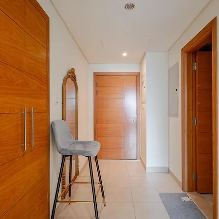 2Br Luxury Apartment In Downtown Opposite Mall And Fountain Entrance-2