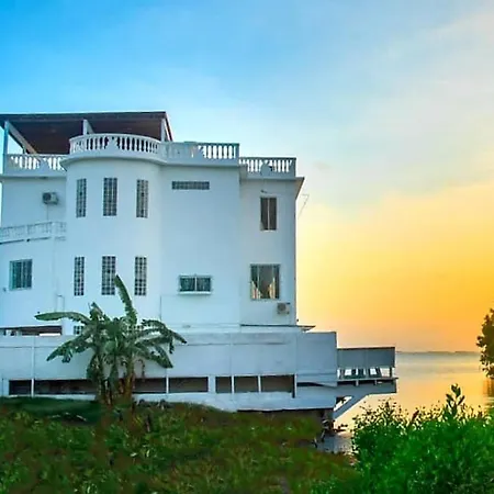 See Belize Relaxing Studio With Sea View Pool & Overwater Deck Near Airport, Restaurant, Bar & Casino-2