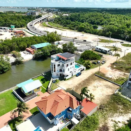 See Belize Relaxing Studio With Sea View Pool & Overwater Deck Near Airport, Restaurant, Bar & Casino-3