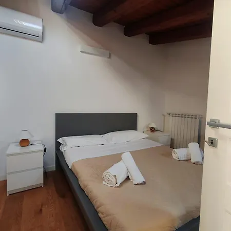 Palazzo Del Buonpastore By Casa Azzurra Apartments-3