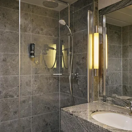 Leonardo Royal Hotel Duesseldorf Koenigsallee-2