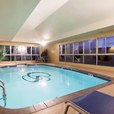 Comfort Suites Tulsa Central-3