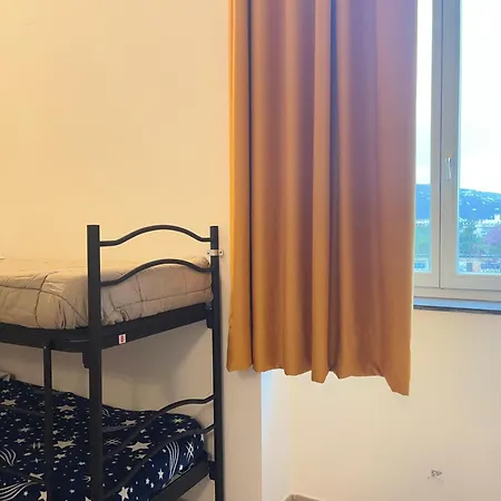 Seven Hostel & Rooms-2