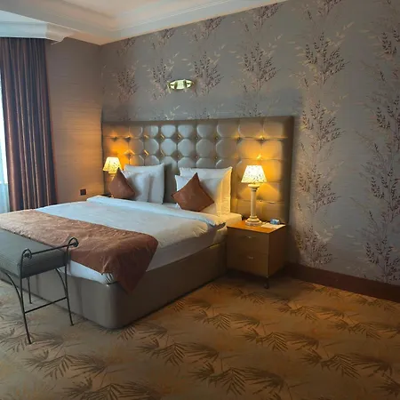 Grand Hotel Europe-2