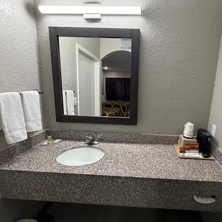 Super 8 By Wyndham Houston/Brookhollow Nw-3