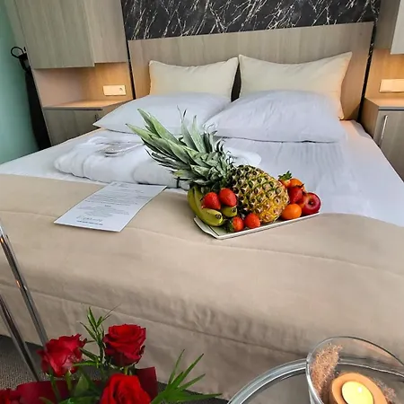 Elegante Apartments & Jacuzzi Wladyslawowo - Adults Only-2