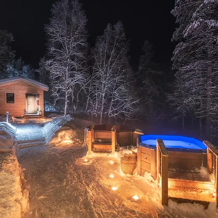 Kuukkeli Log Houses Aurora Resort-3