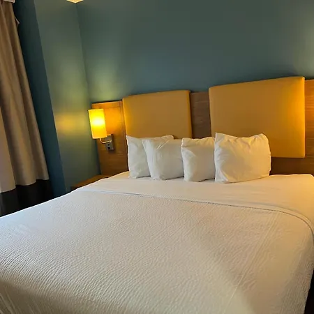 Days Inn By Wyndham Brooklyn Marine Park-3