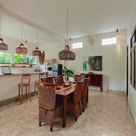 Villa Monti - Legian - Seminyak - Lovely 2 Bedroom Villa - Great Location !-3