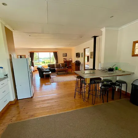 Bee'S Knees Cottage-2