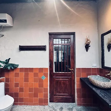Tam Coc Thoms House-2