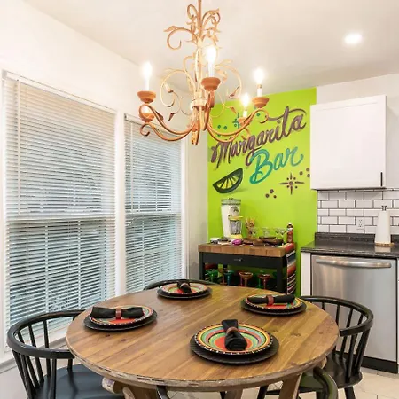 La Casa Bella 5Br 3Ba Games 2 Living Areas-3