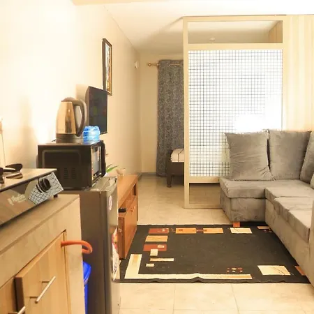Convenient Cozy Spot Near Airport-3