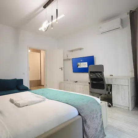 Smart Stay Plaza-3
