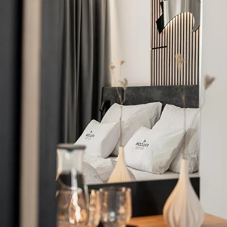 Falcon Suites Pure - Summercard Included-3