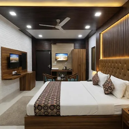 Hotel E- Bellemount Palace Near Airport Free Airport Pick Up & Drop-3