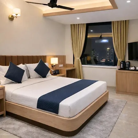 Hotel Janki Suites Close To Kashi Vishwanath Temple With Parking-2