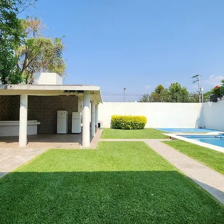 Casa Lujosa Con Cancha De Basquet Y Alberca-3