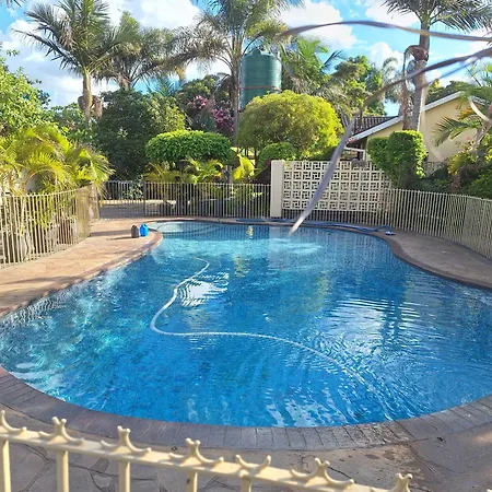 Ashley'S 2 Bedroomed Guest Cottage-2