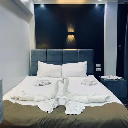 Pyramids & Museum Luxury Inn-2