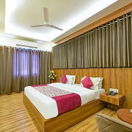 Hotel Rosewood Suites Near Delhi International Airport-3
