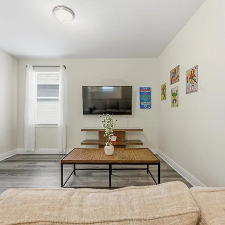 Spacious Luxury Home, 8Br, Pool & Spa-3