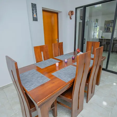Gone4Coastal - Shared Home Ac And Non Ac Rooms-3