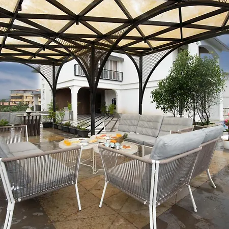 Stayvista'S Meadows Land - 5Bhk Villa With Home Theatre & Private Pool-3